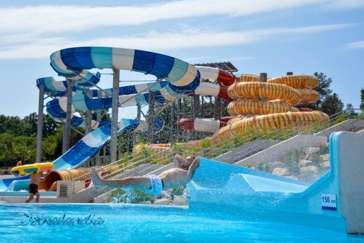 Beach House Ive With Jacuzzi, Pool, Playground And Bbq In An Olive Grove With A Beach, Pomer - Istria Eksteriør bilde