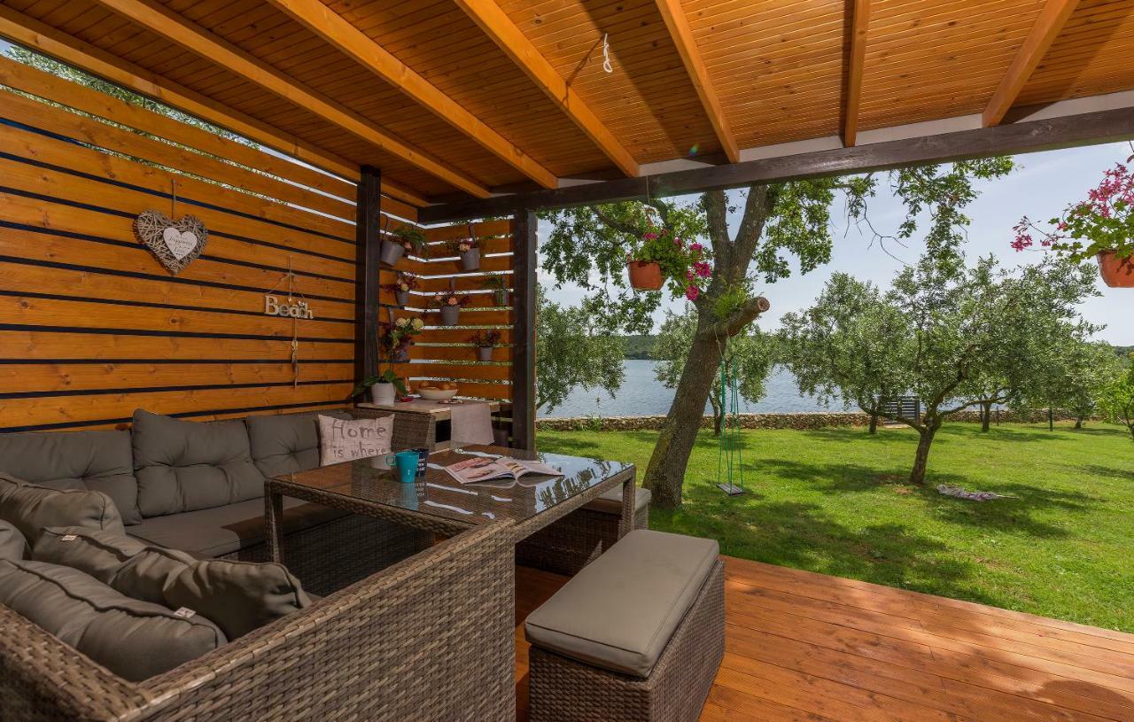 Beach House Ive With Jacuzzi, Pool, Playground And Bbq In An Olive Grove With A Beach, Pomer - Istria Eksteriør bilde